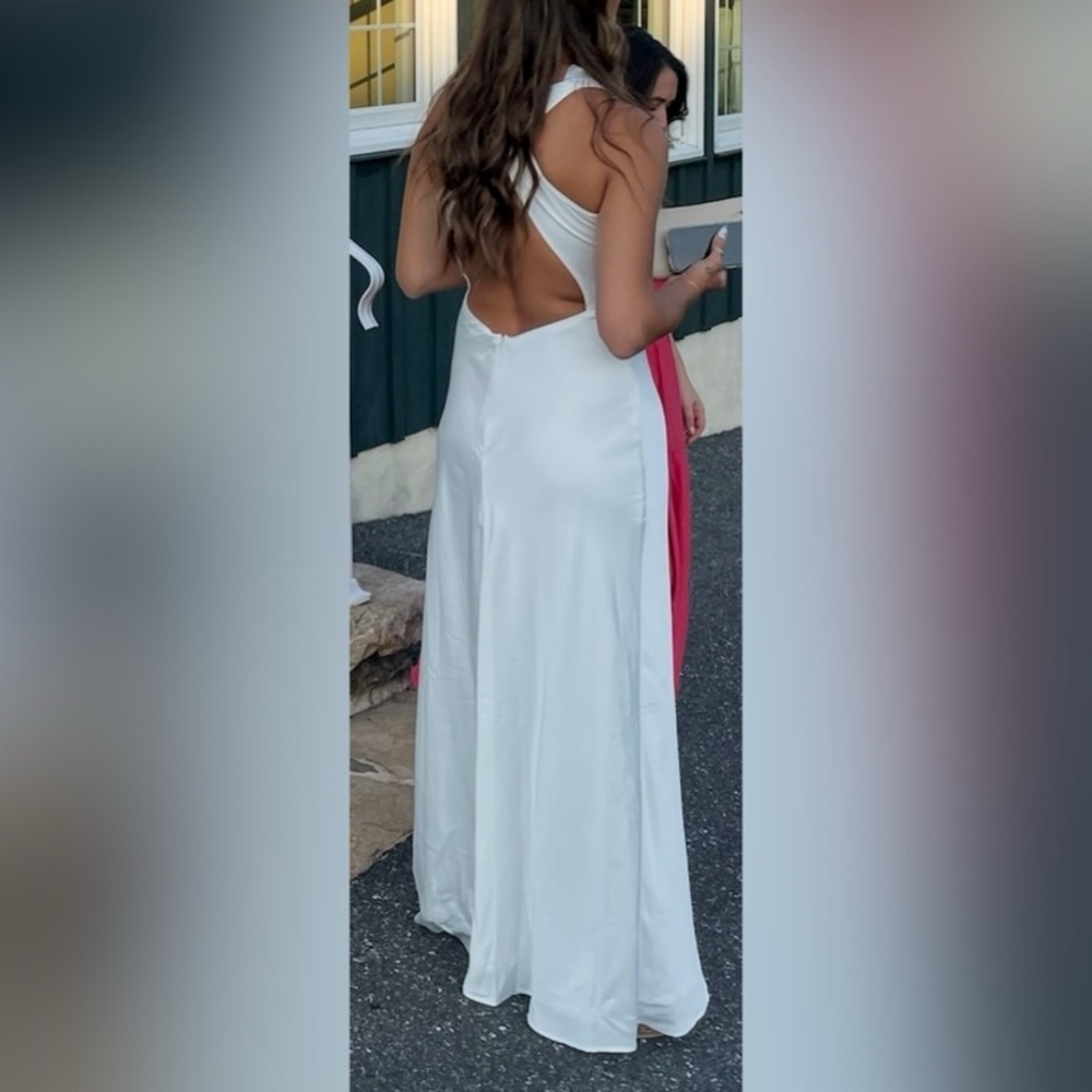 Elegant White Satin Dress - Picture 6 of 6